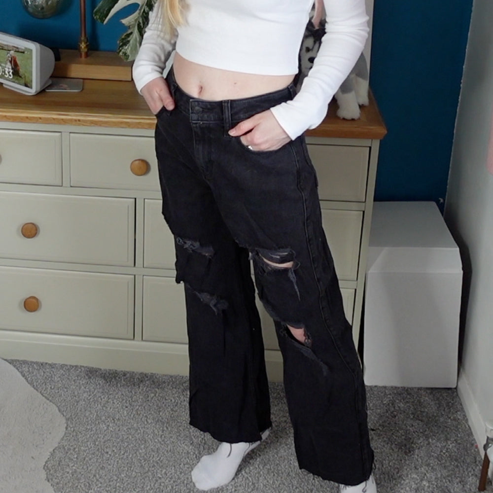 Preloved Jeans - Black Ripped
