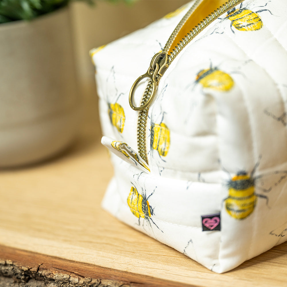 Quilted Carry-All Bag – Bees