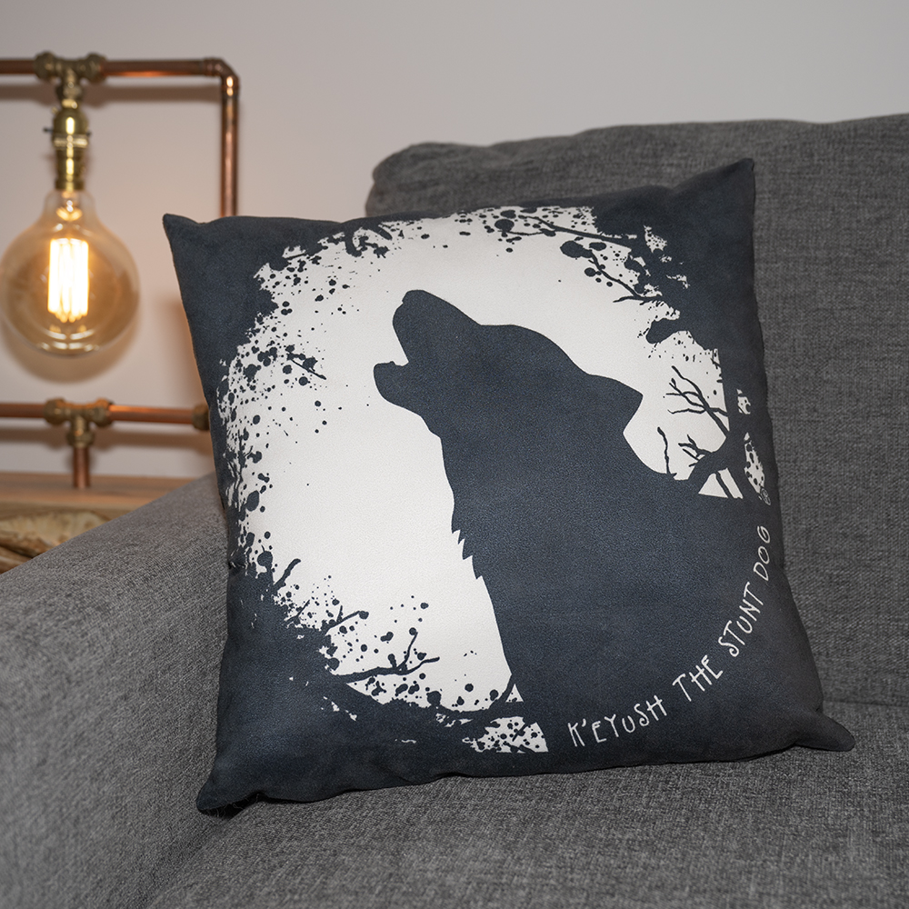 Cushion – Howl in The Moon