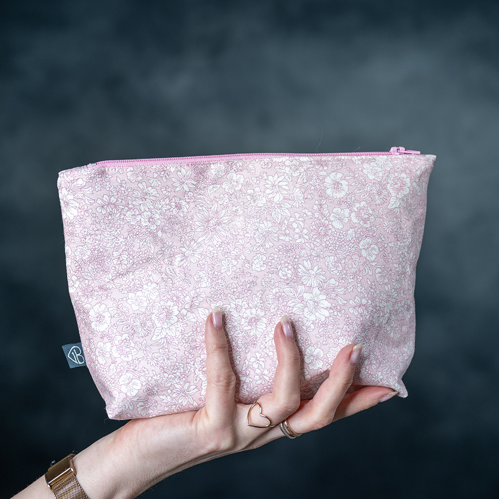 Makeup Bag – Pink & White Flowers