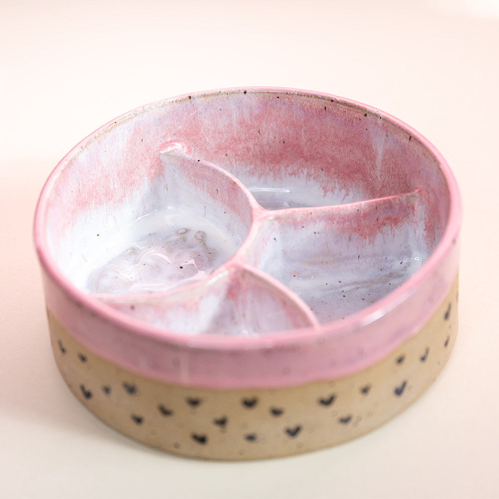 Slow Feed Dog Bowl – Large Pink Hearts