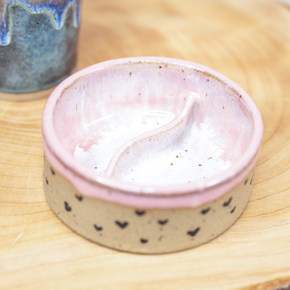 Slow Feed Dog Bowl – Small Pink Hearts